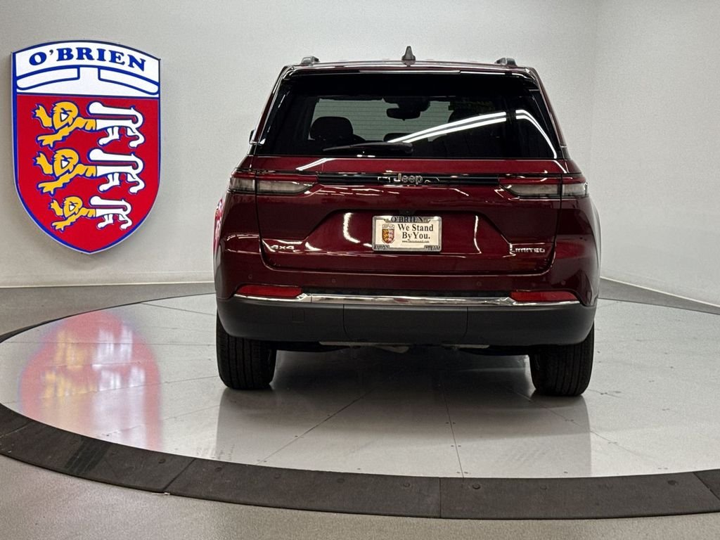 Used 2023 Velvet Jeep Limited image 27