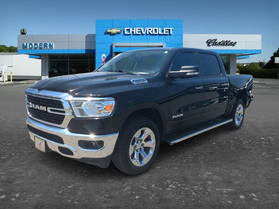 2020 RAM 1500 Big Horn/Lone Star 4x4 Crew Cab 5'7's photo