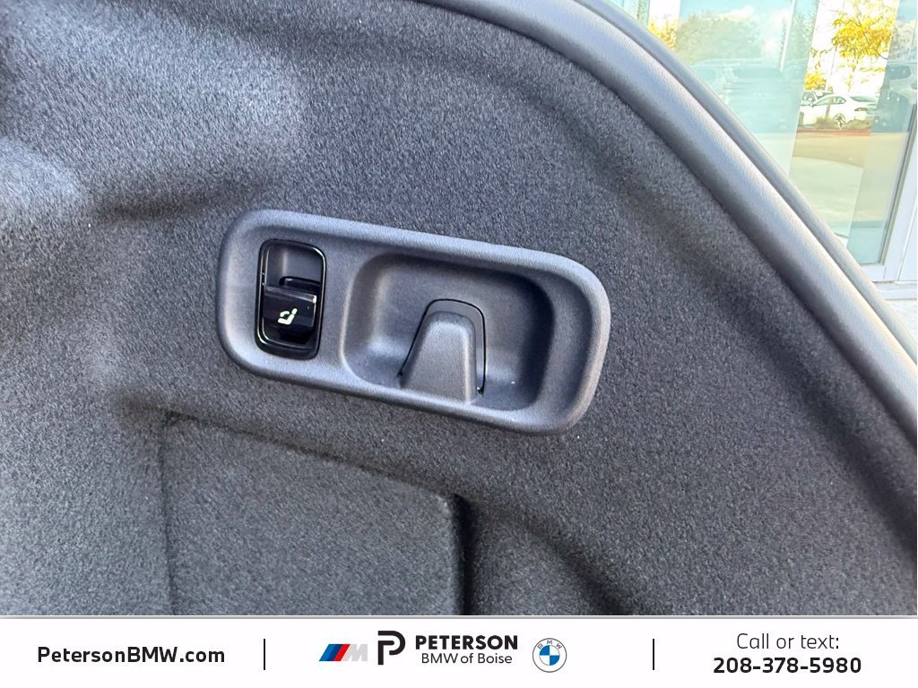 Used 2025  Mercedes-Benz C 300 image 10