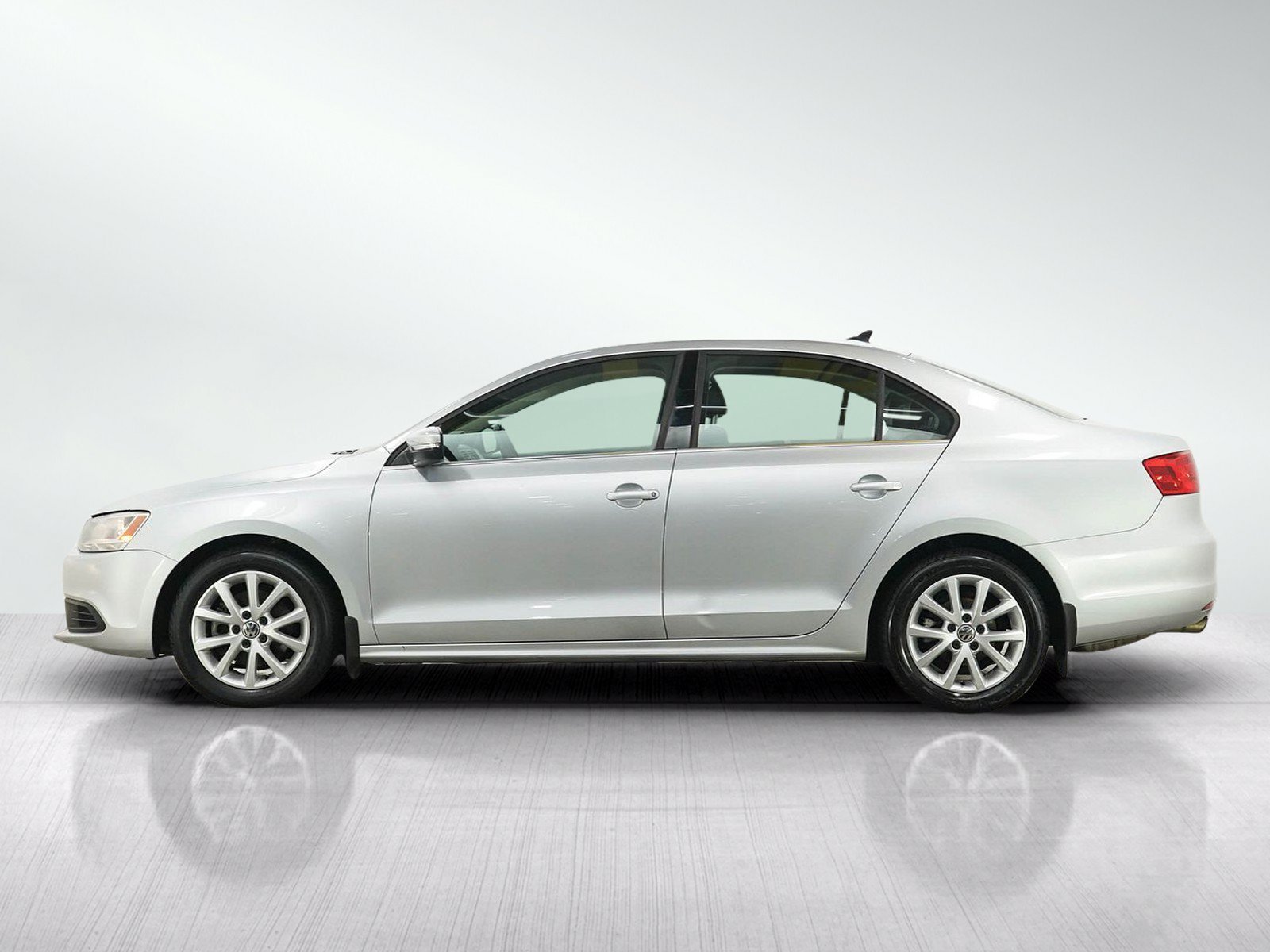 Used 2014 Volkswagen Jetta SE with VIN 3VWD07AJ6EM330759 for sale in Burnsville, Minnesota