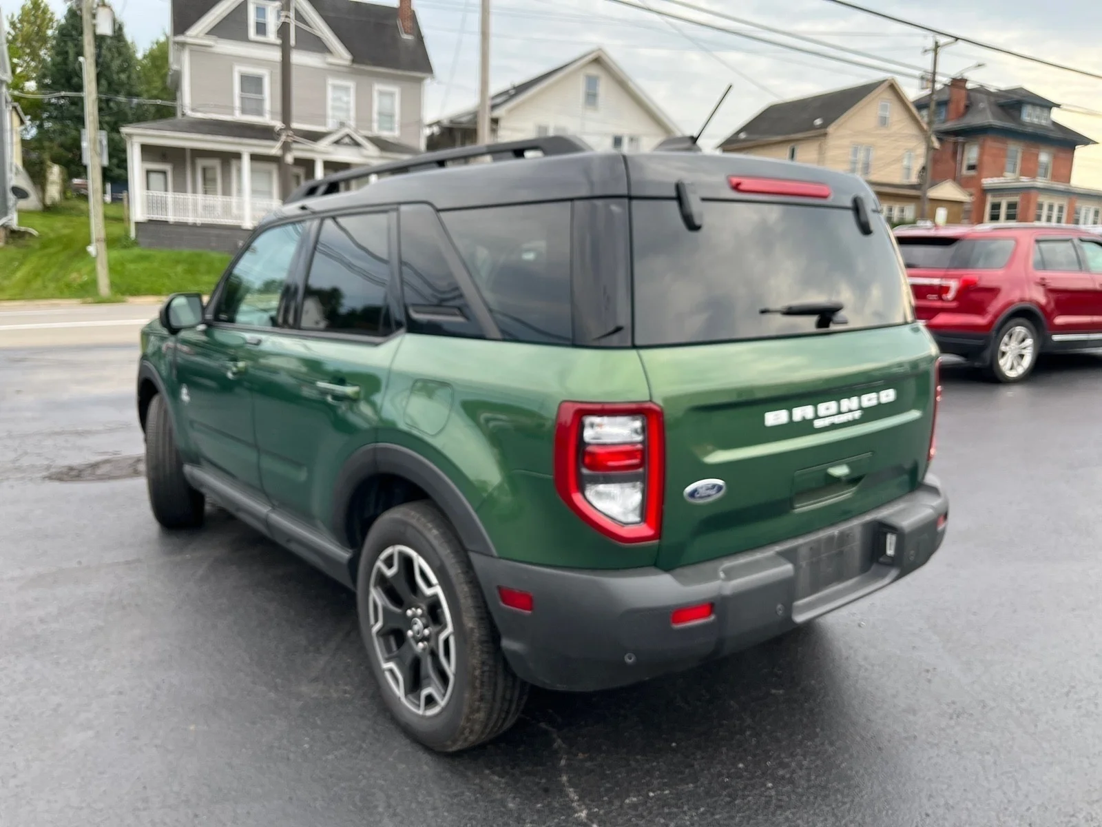 Used 2025 Eruption Green Metallic Ford Outer Banks image 4