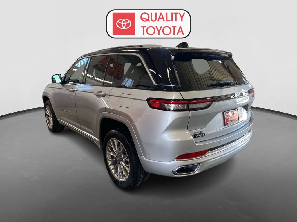 Used 2023 Silver Jeep Summit 4xe image 4