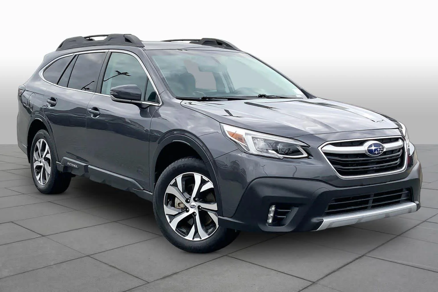 Used 2021 Magnetite Gray Metallic Subaru Limited image 3