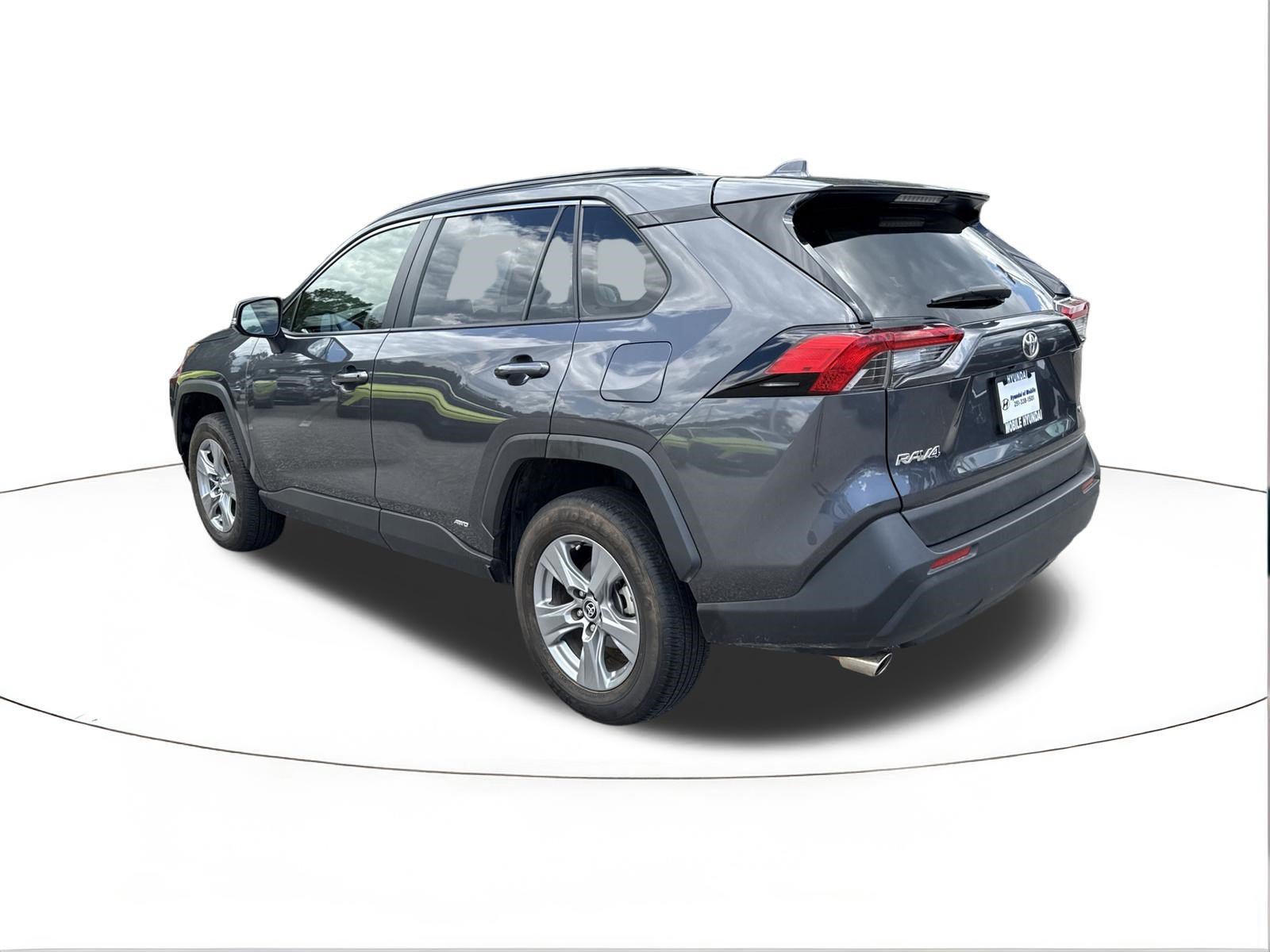 2025 Toyota RAV4 LE - Photo 5