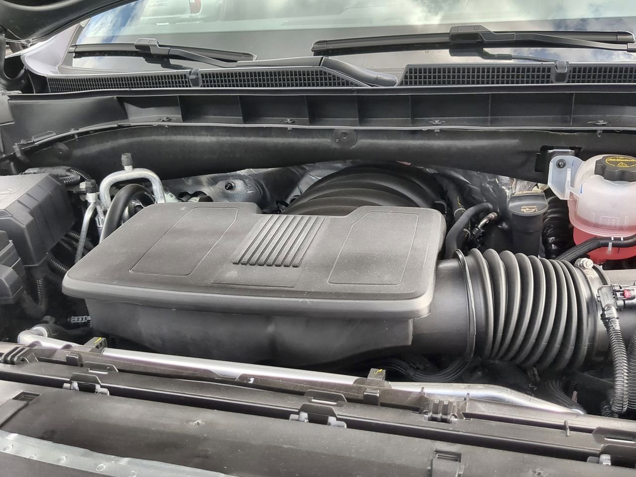 New 2026 Sterling Metallic GMC Elevation image 30