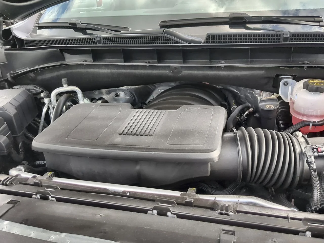 New 2026 Sterling Metallic GMC Elevation image 30