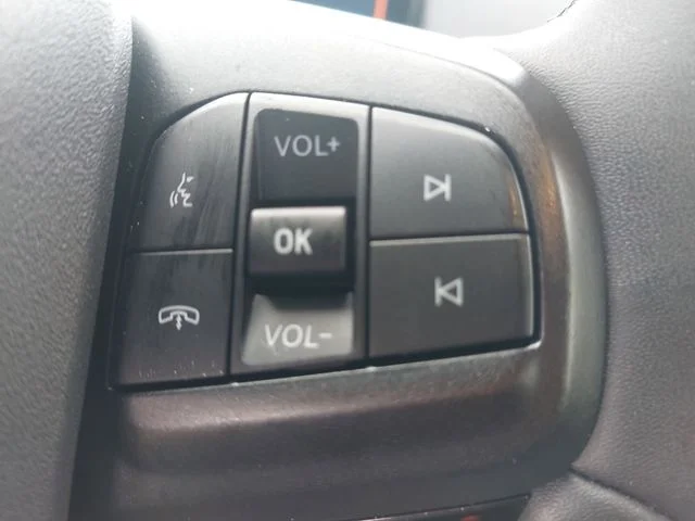 Used 2025 Green Ford Select image 18