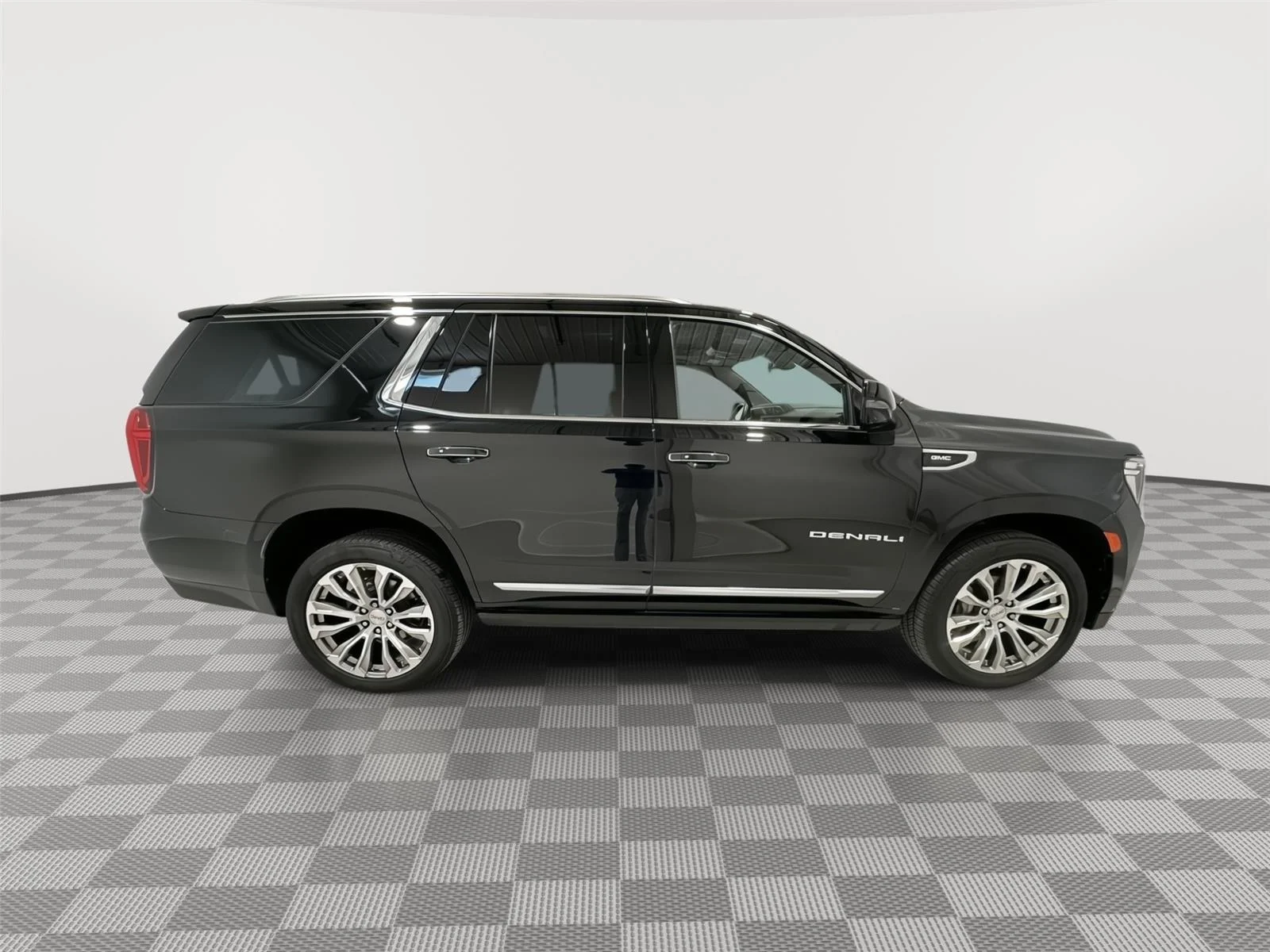 Used 2021 ONYX BLACK GMC Denali image 5