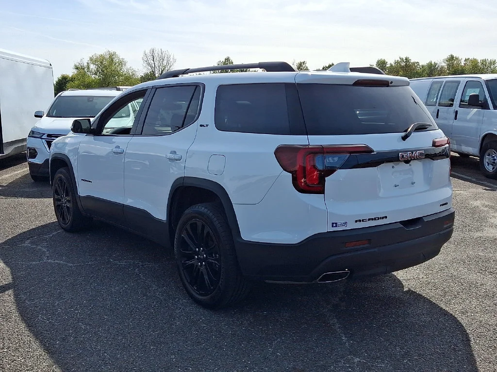 Used 2023 SUMMIT WHITE GMC SLT image 8