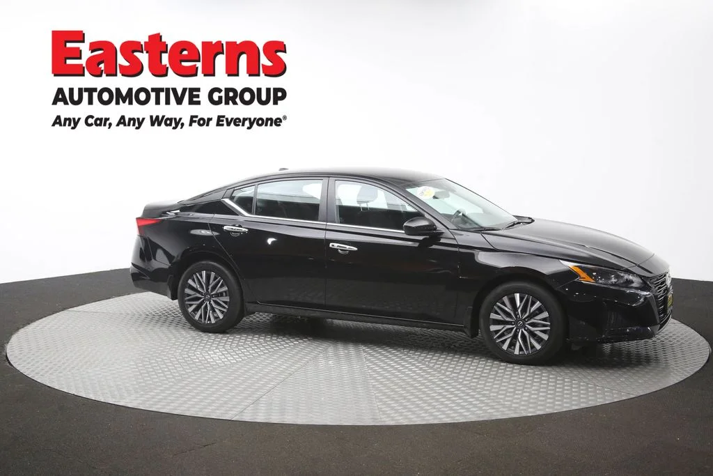 Used 2023 Black Nissan 2.5 SV image 47
