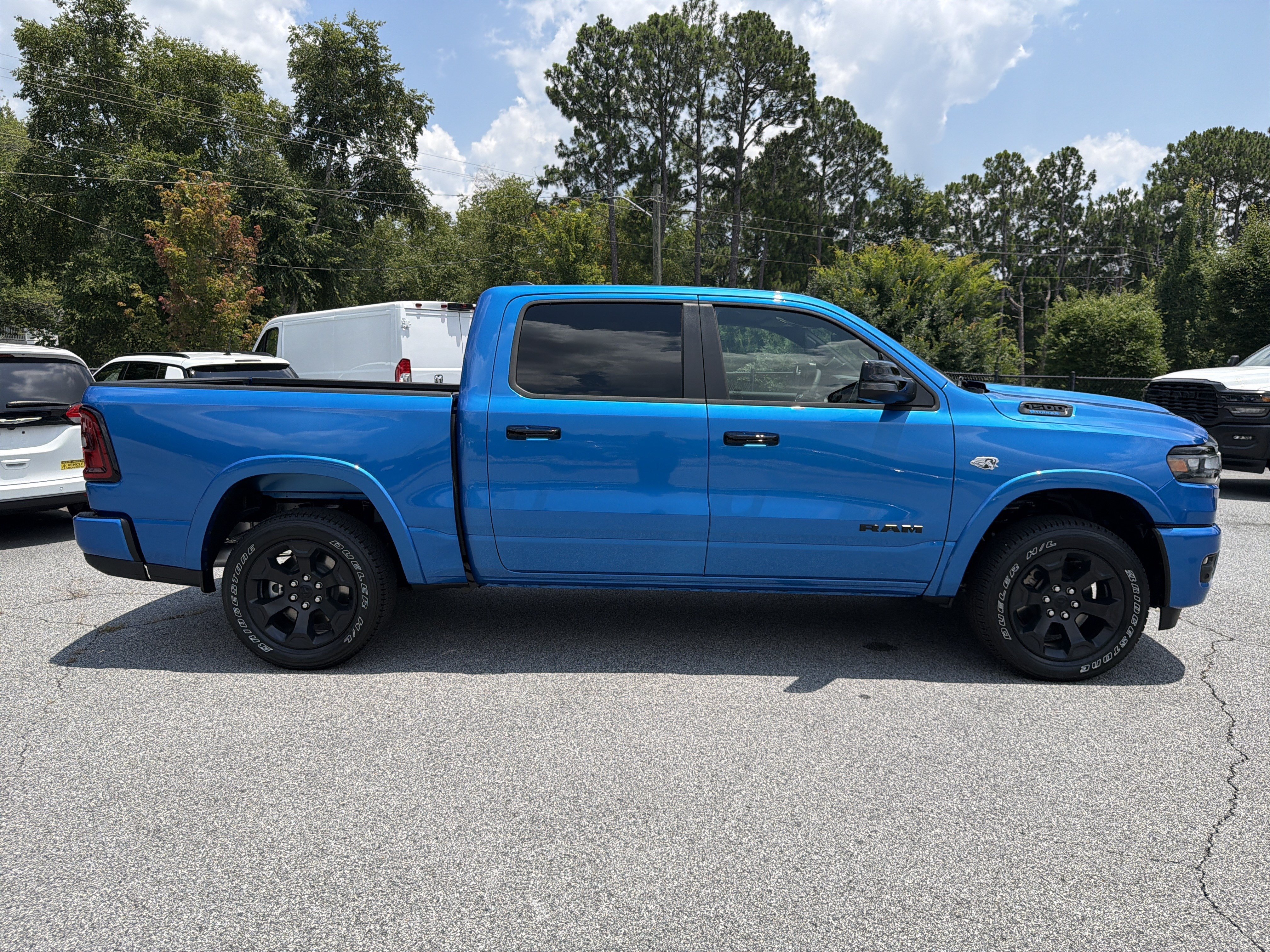 New 2026 Hydro Blue Pearl-Coat Exterior Paint RAM Big Horn/Lone Star image 9