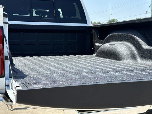 New 2026 Bright White Clear-Coat Exterior Paint RAM Tradesman image 10