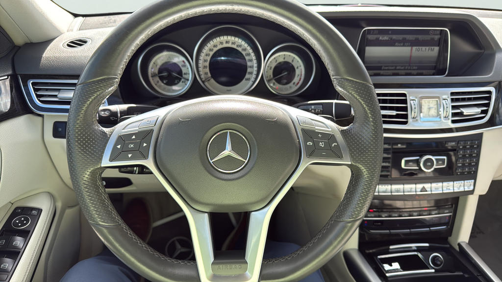 Used 2014  Mercedes-Benz E 550 image 11