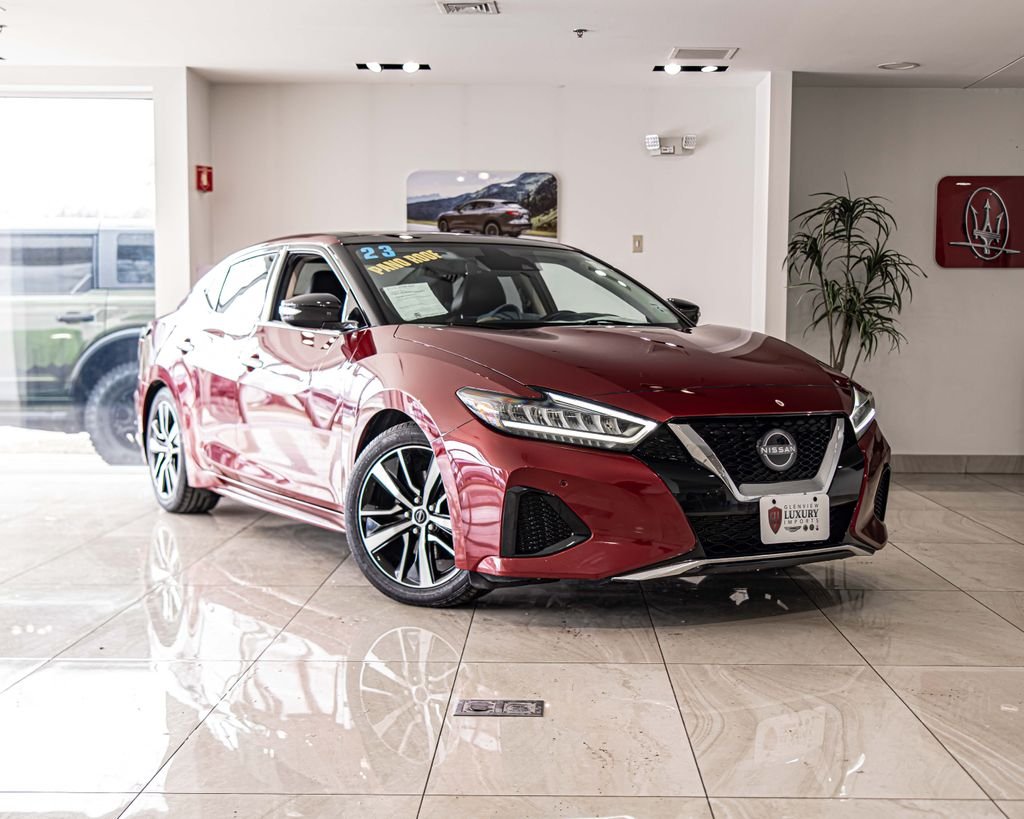 Used 2023 Red Nissan 3.5 SL image 5