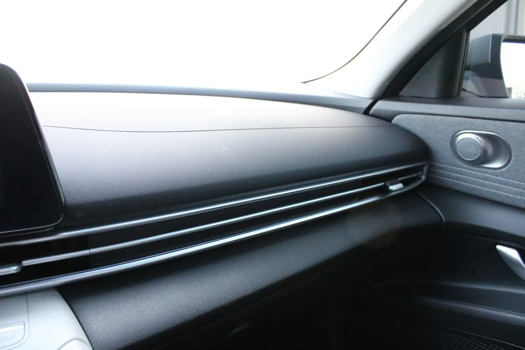 Used 2023  Hyundai Limited image 19