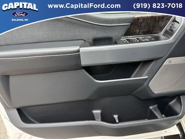Used 2022 White Ford Lariat image 20