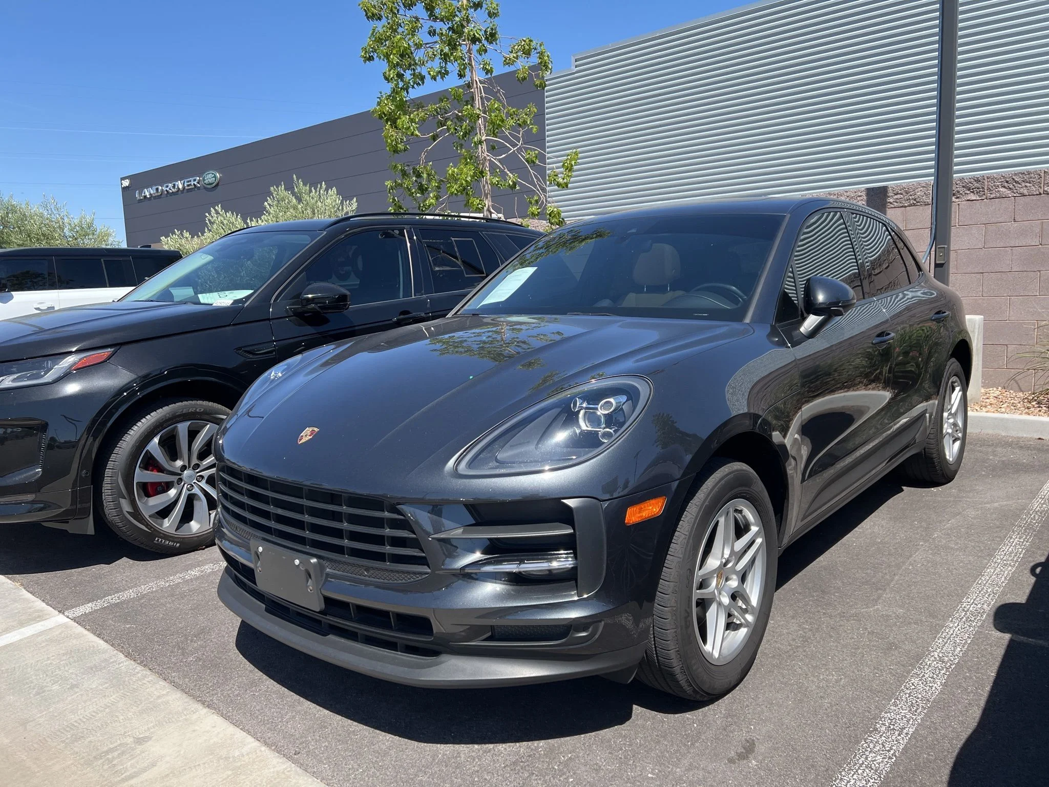 2020 Porsche Macan -'s photo