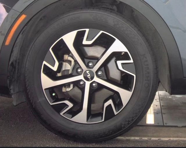 Used 2024 Gravity Gray Kia EX image 4