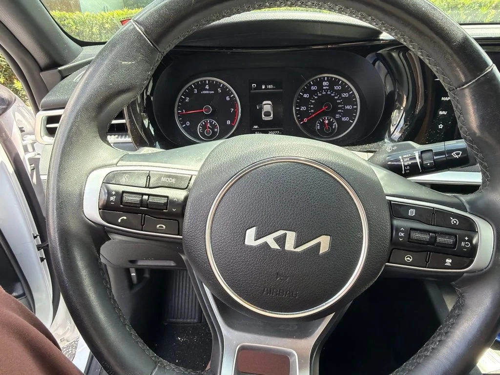 Used 2024 White Kia GT-Line image 11