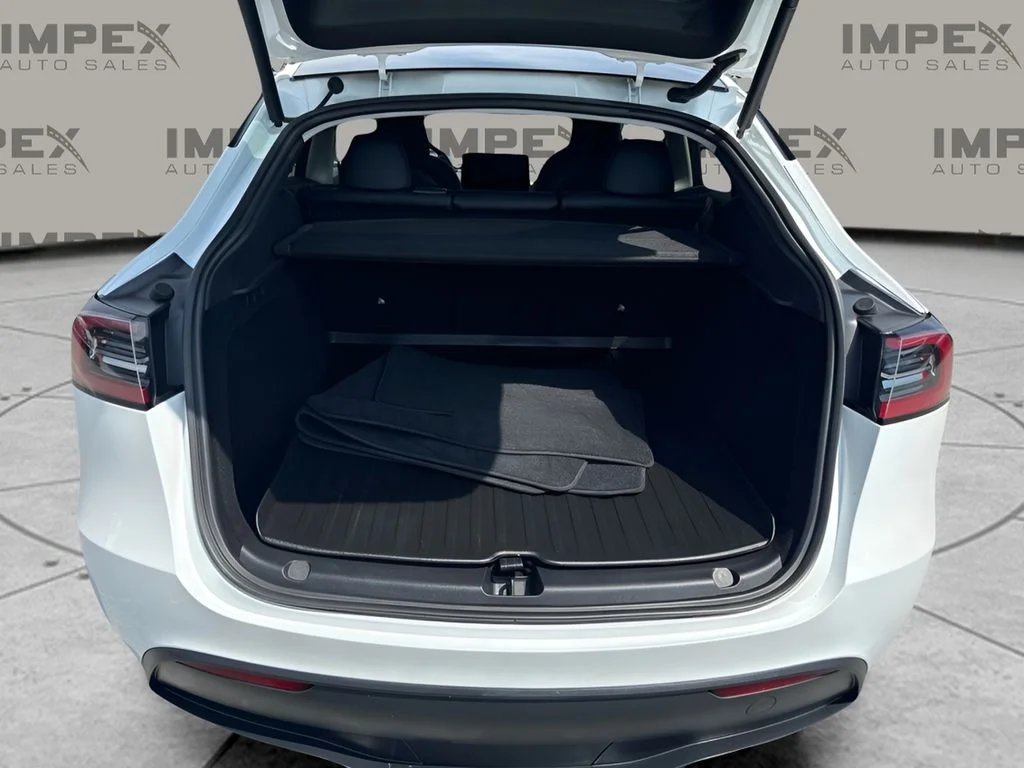 Used 2025  Tesla Long Range image 30