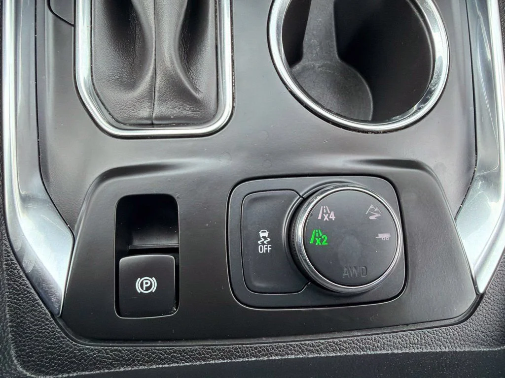 Used 2021 Graphite Metallic Chevrolet LT image 35