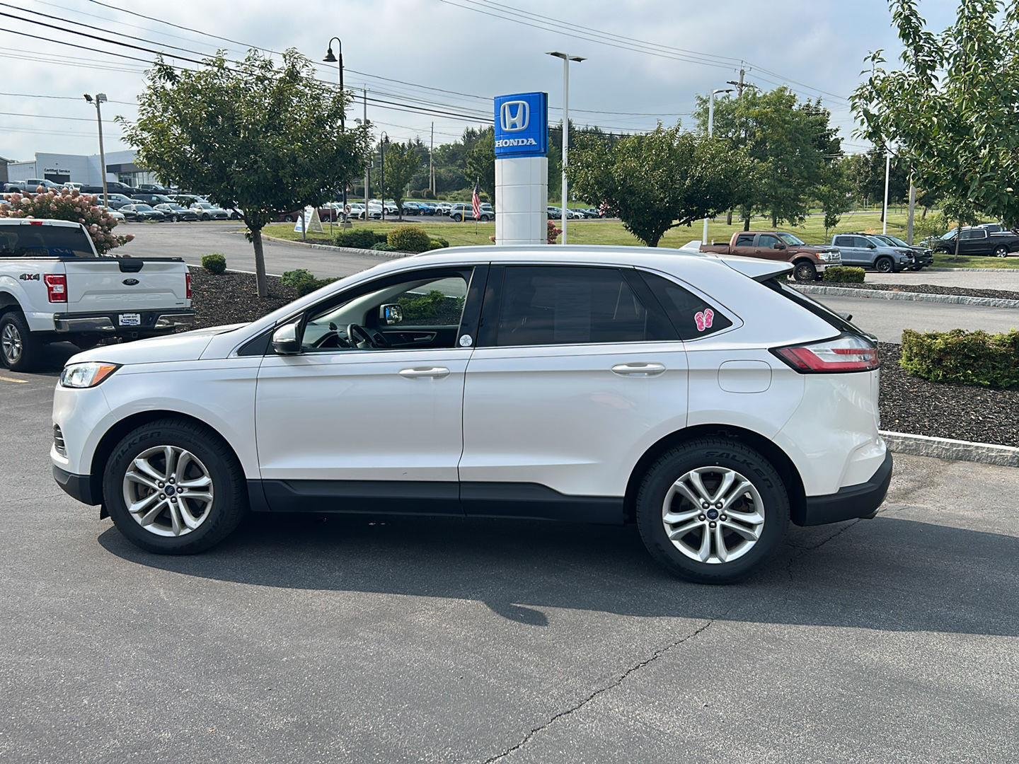 Used 2019 White Platinum Metallic Tri-Coat Ford SEL image 7