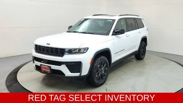 New 2026 Bright White Clear-Coat Exterior Paint Jeep Altitude image 3