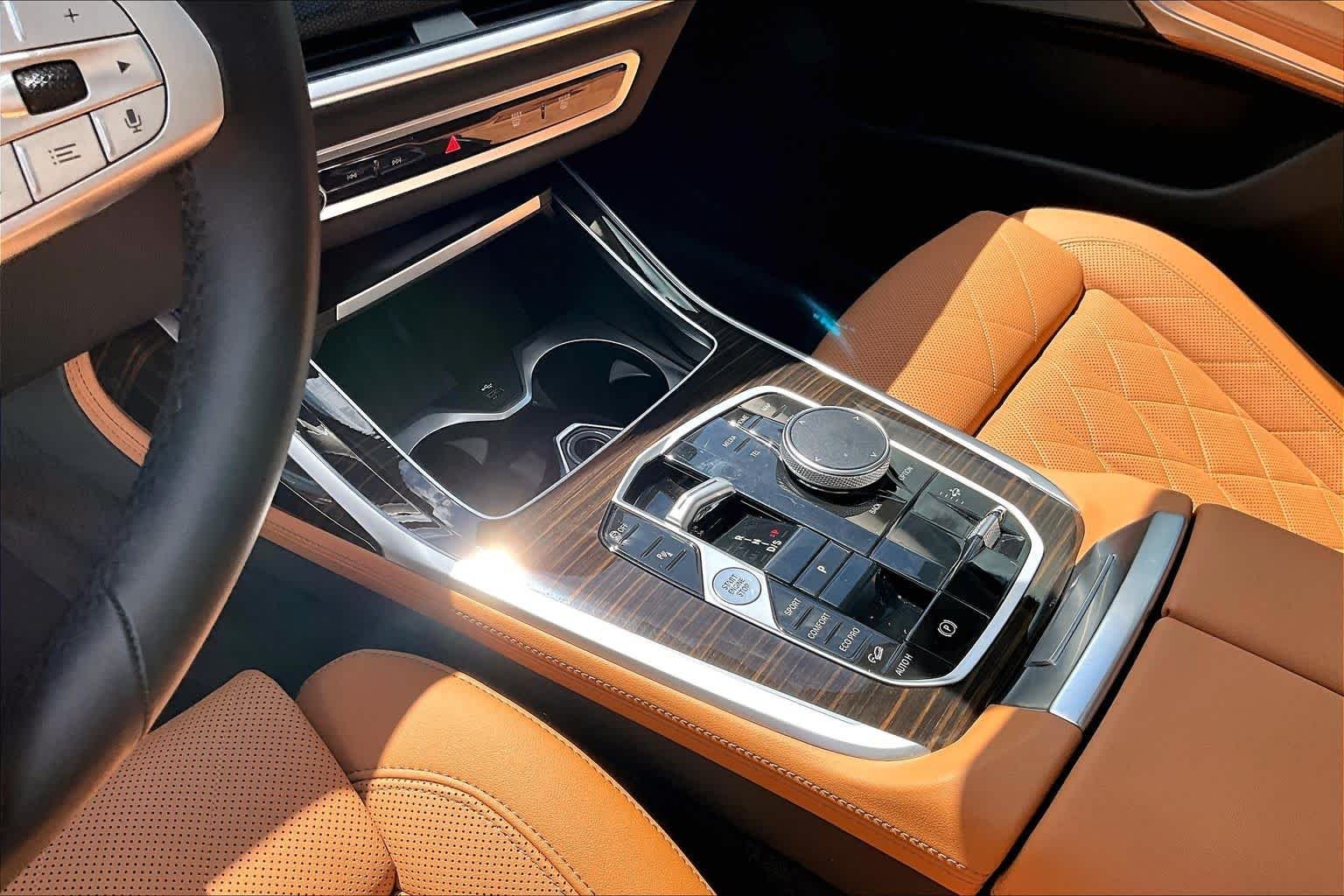 Used 2024 Skyscraper Grey Metallic BMW xDrive40i image 15