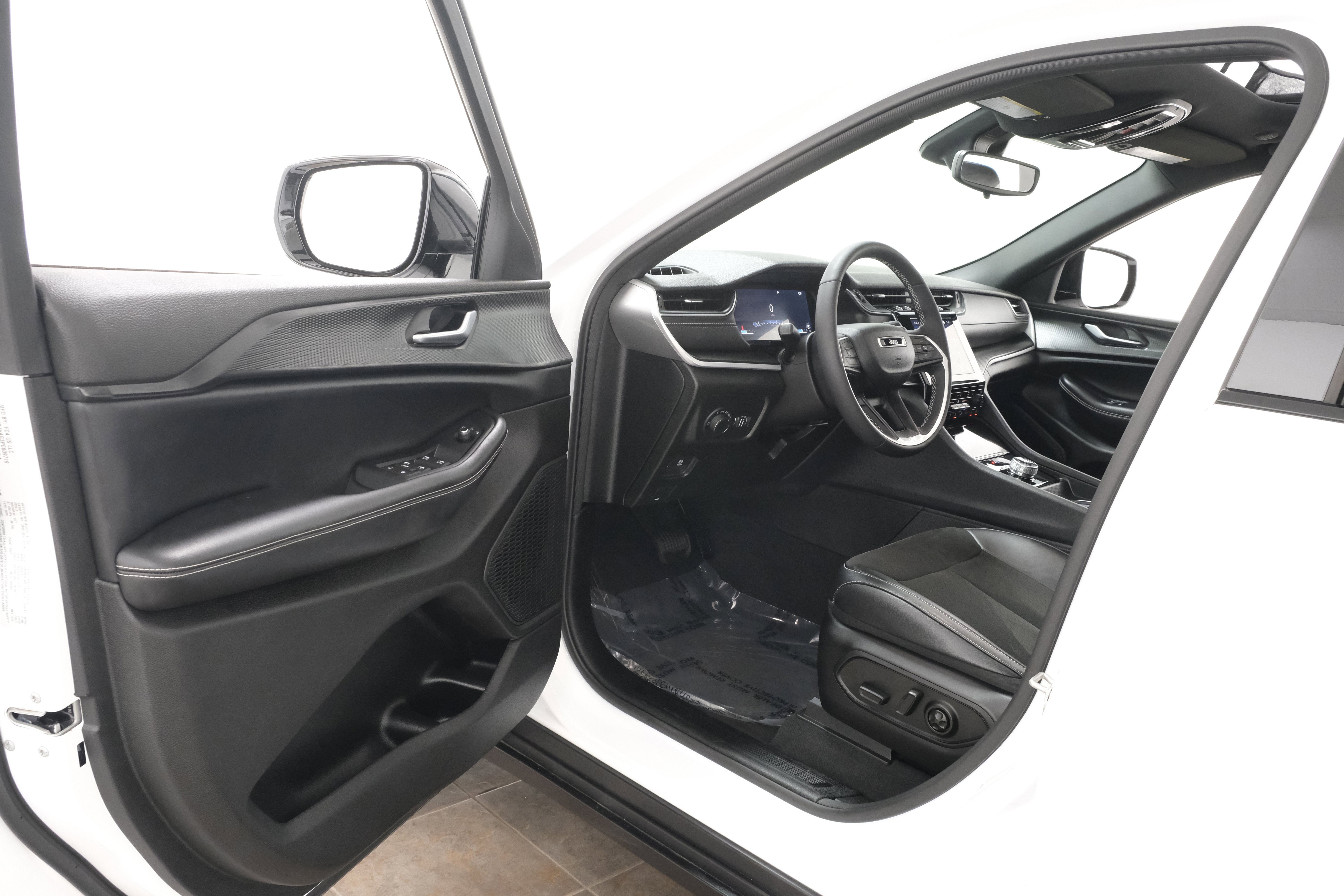 Used 2023 Bright White Clearcoat Jeep Altitude X image 25
