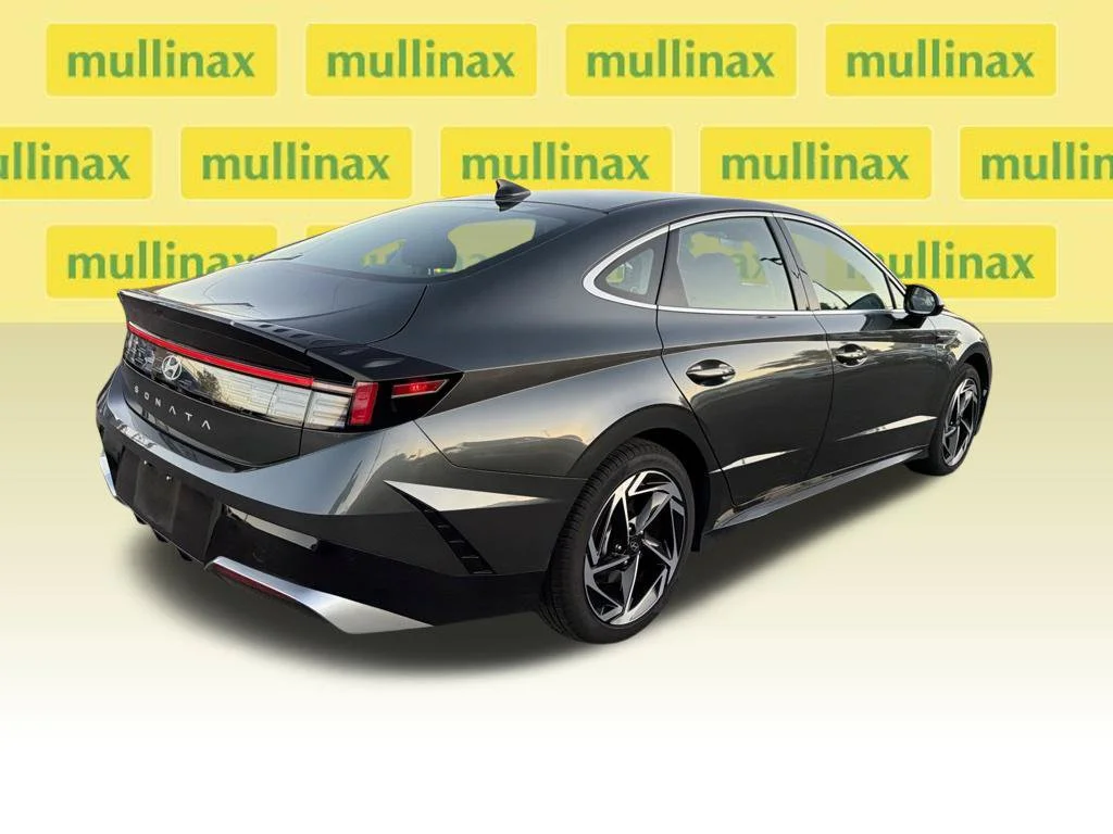 Used 2026 Gray Hyundai SEL Sport image 11