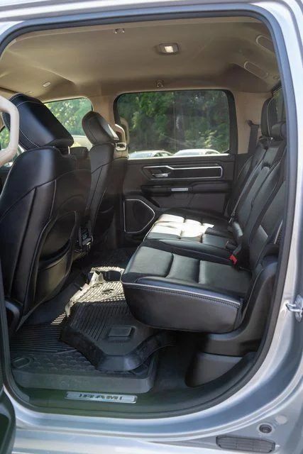 Used 2021 Silver Ram Laramie image 11