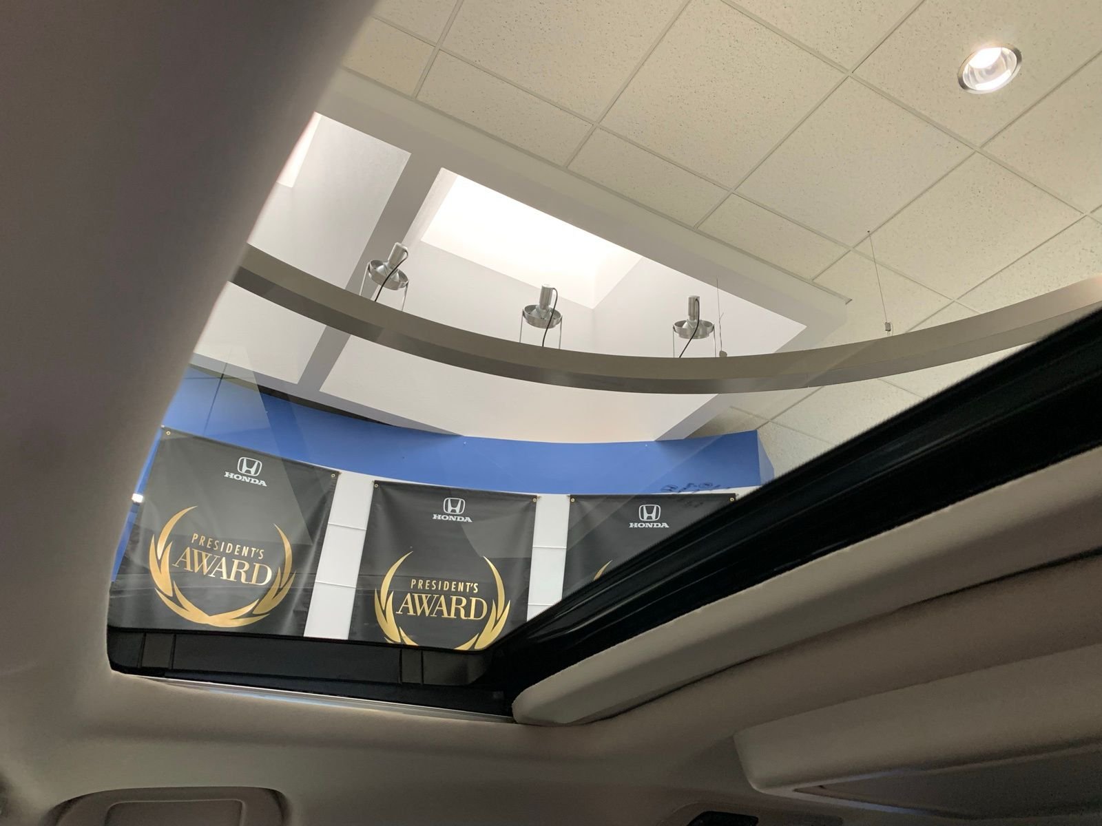 2026 Honda Odyssey Touring - Photo 17