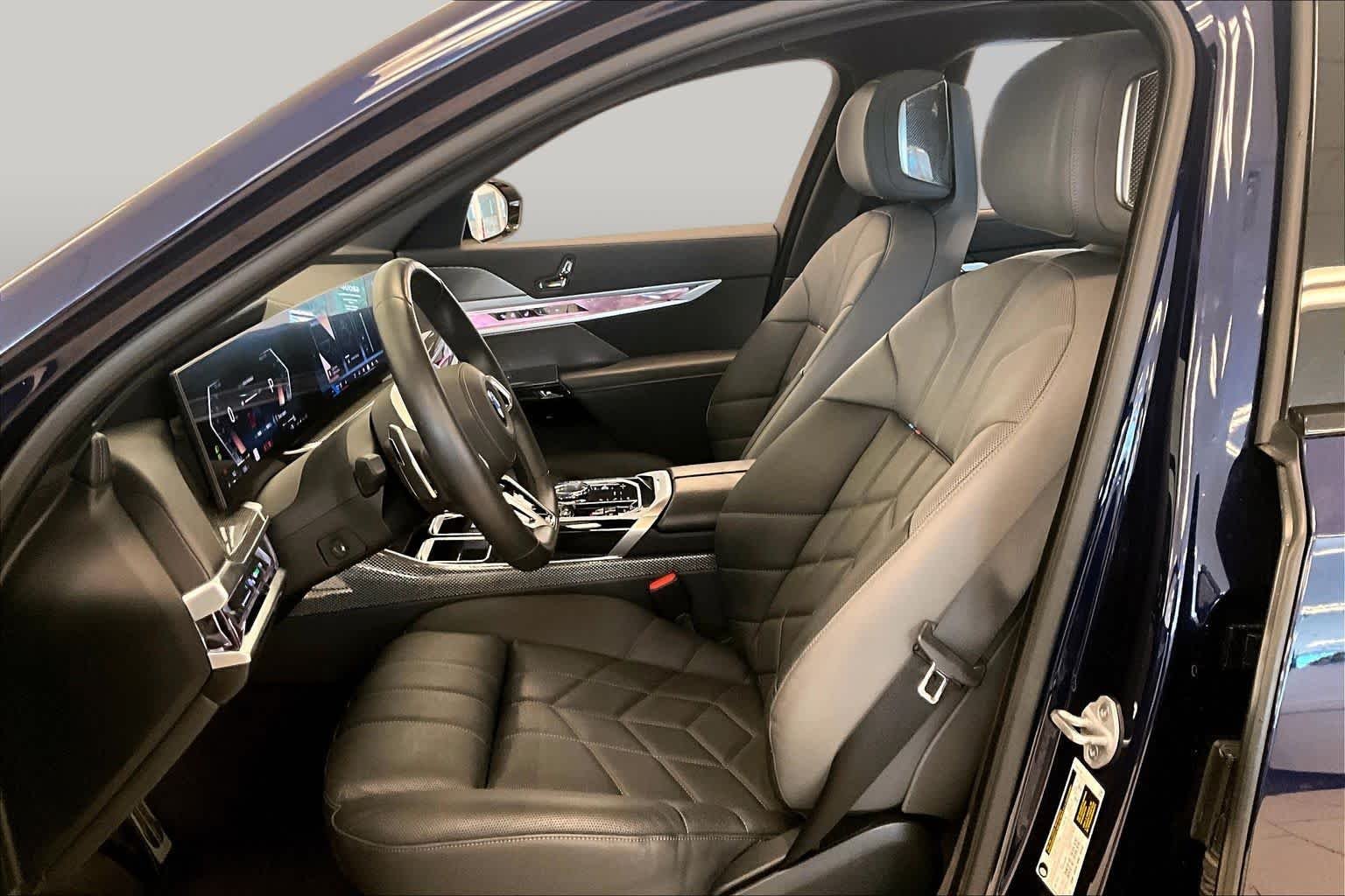 Used 2025 Tanzanite Blue II Metallic BMW 740i image 7