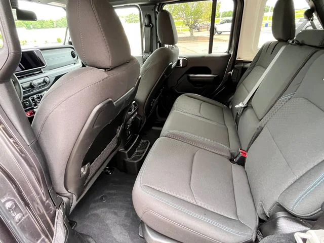 Used 2024 Crystal Metallic Jeep Rubicon 4xe image 19