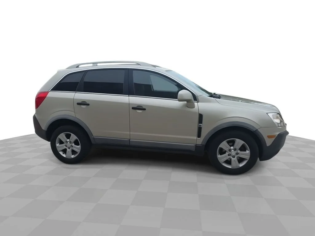 Used 2013 Gold Chevrolet 2LS image 9