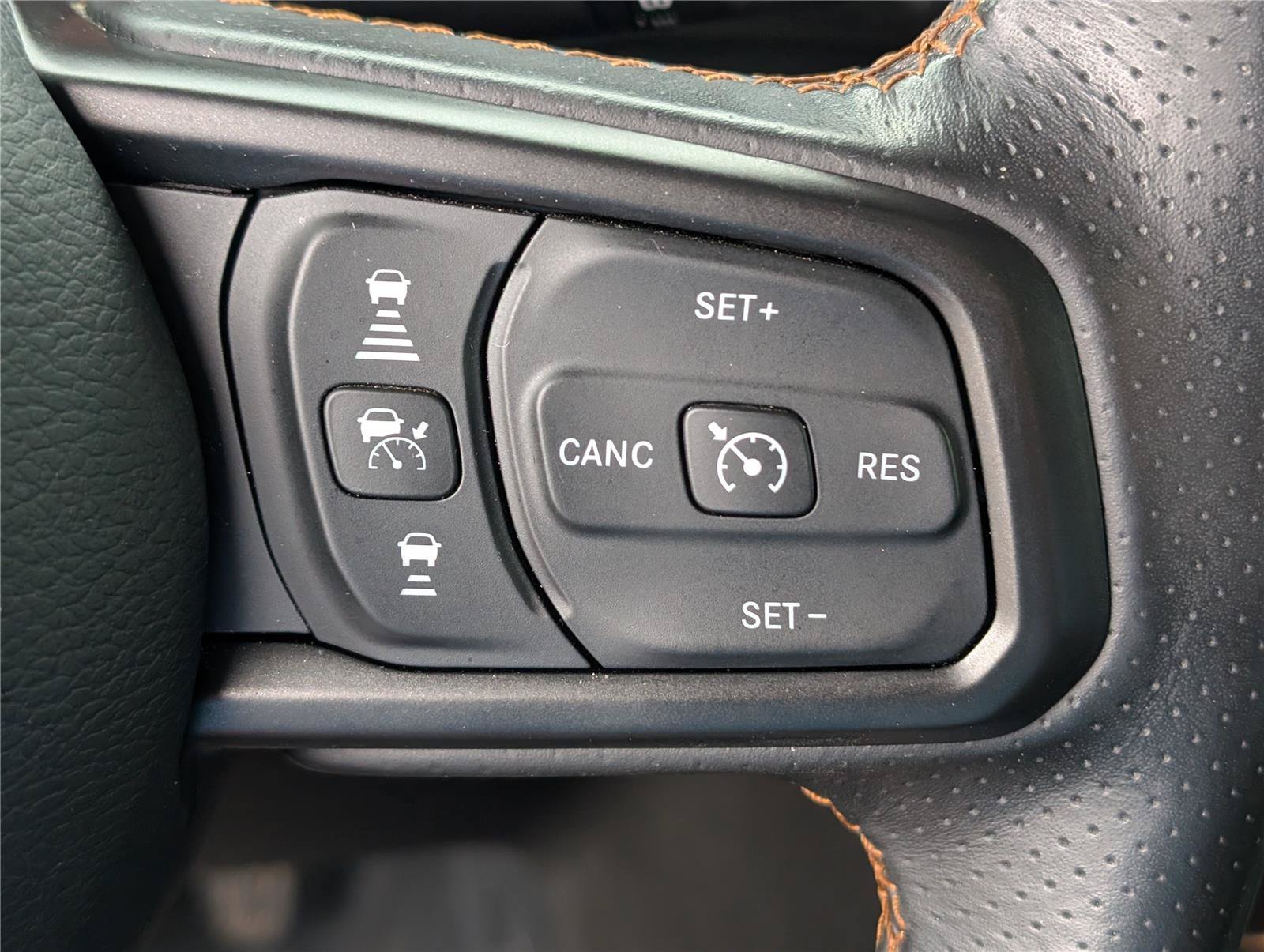 2024 Jeep Gladiator Mojave - Photo 17