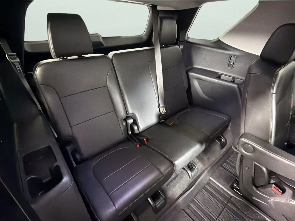 Used 2020 GRAPHITE METALLIC Chevrolet RS image 31