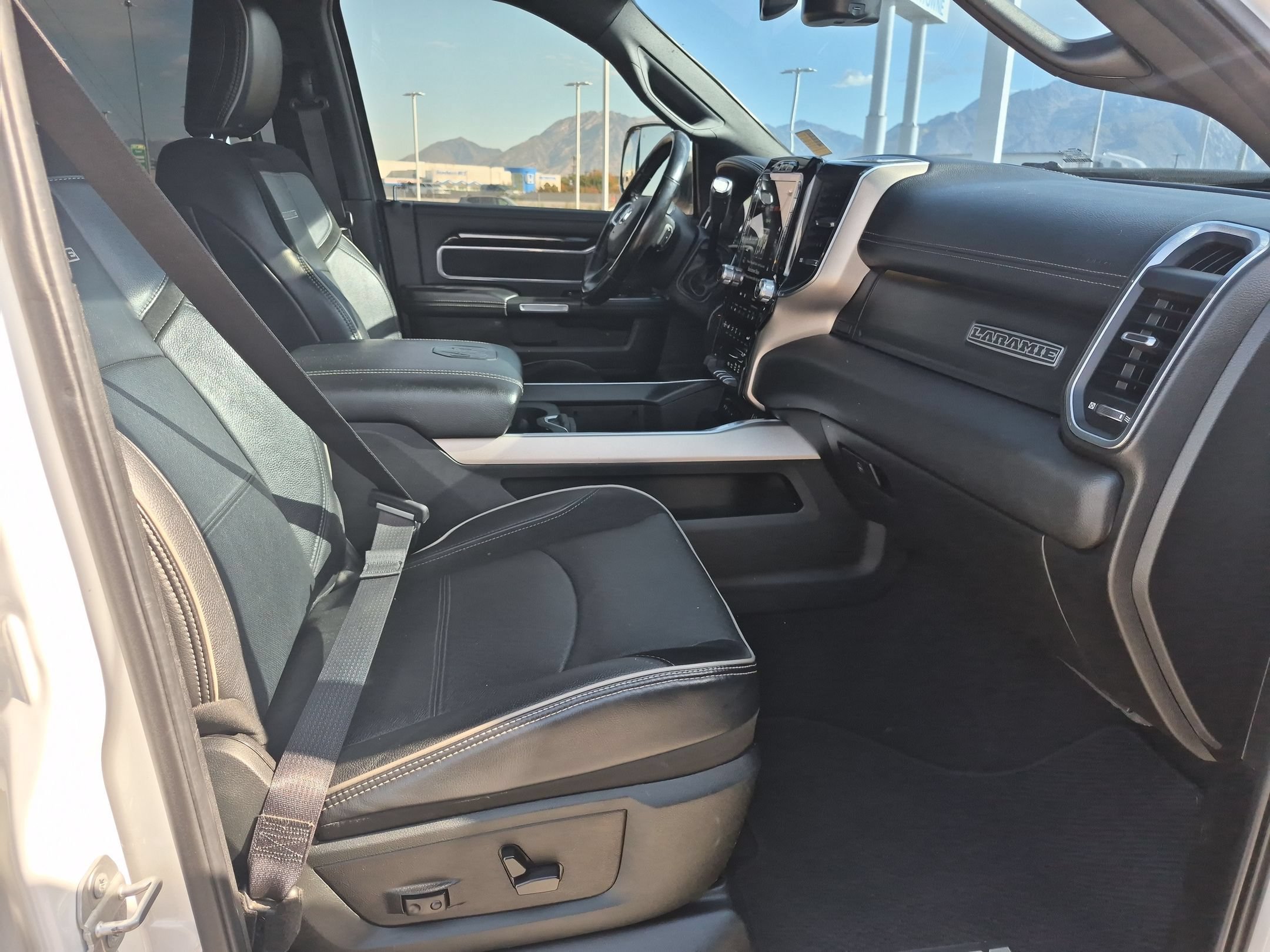Used 2019 Bright White Clearcoat Ram Laramie image 31