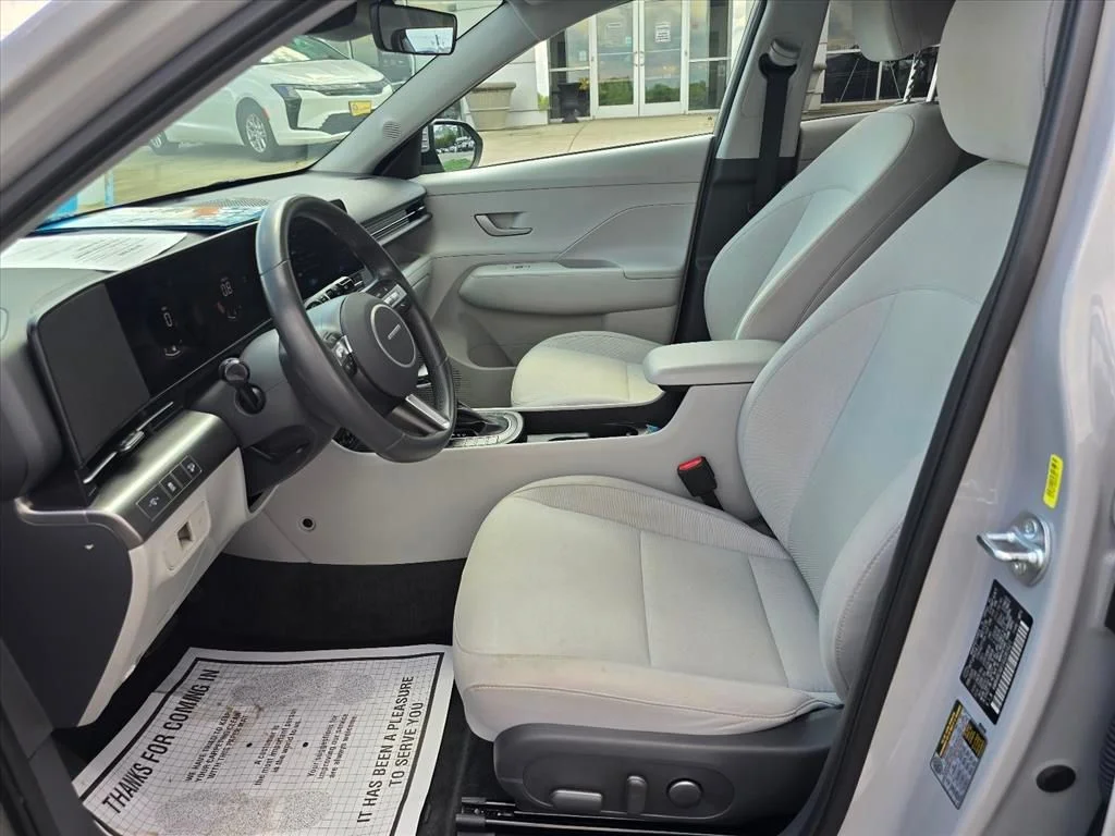 Used 2025 Gray Hyundai SEL image 11
