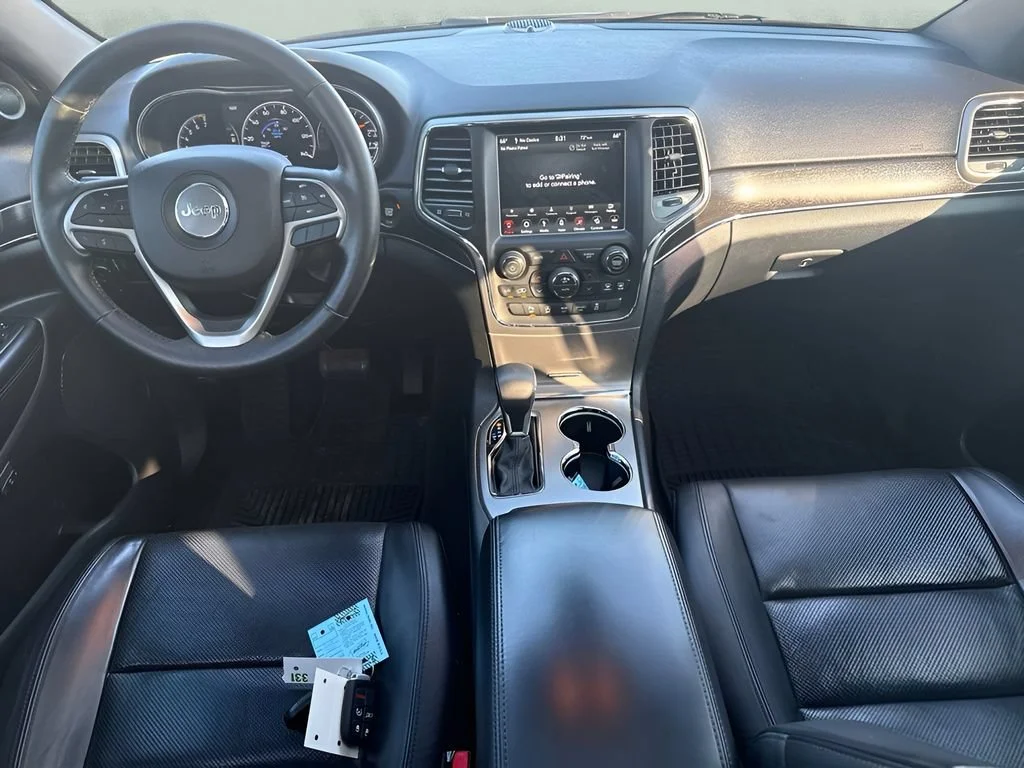 Used 2018  Jeep Limited image 10