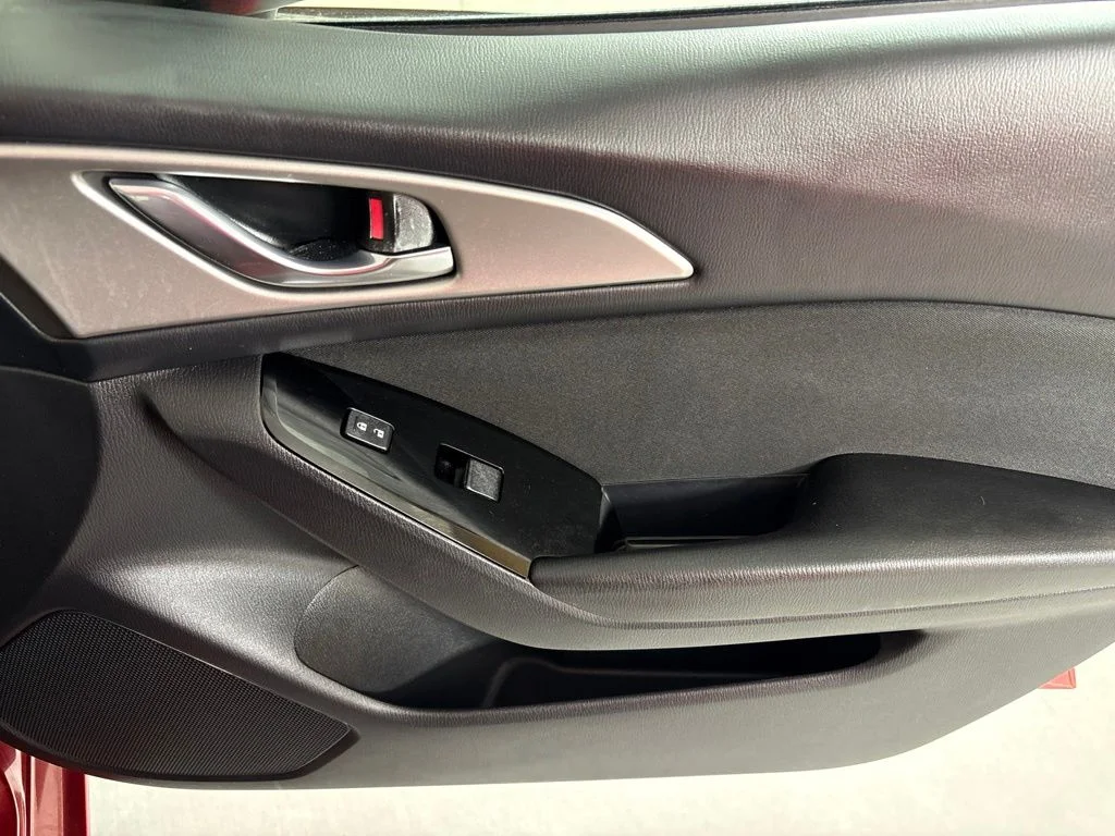 Used 2017 Red Mazda Sport image 13