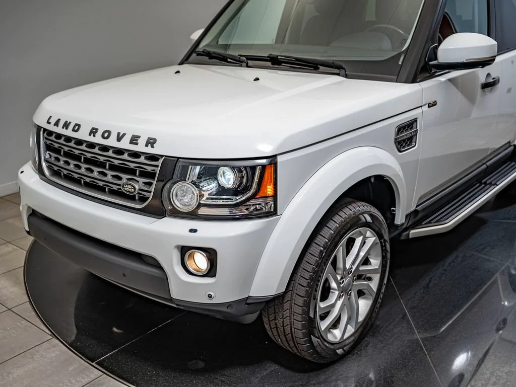 Used 2016 White Land Rover HSE image 13