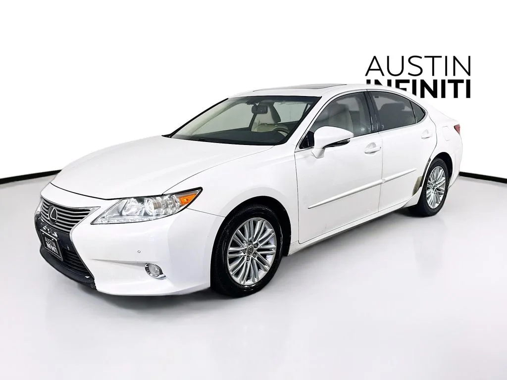 Used 2013 White Lexus 350 image 3