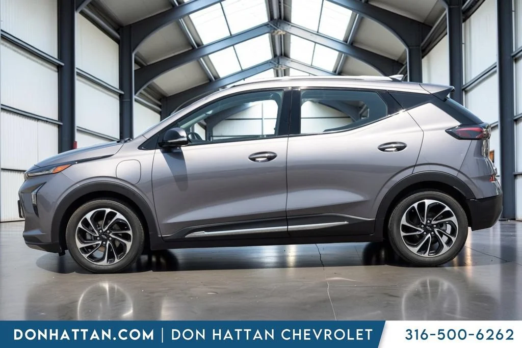 Used 2023 Chevrolet Bolt EUV Premier with VIN 1G1FZ6S04P4124297 for sale in Park City, KS
