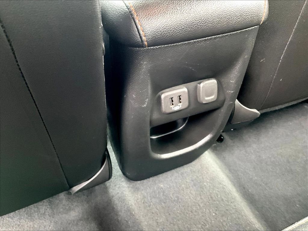 Used 2022 Black GMC AT4 w/Cloth image 28