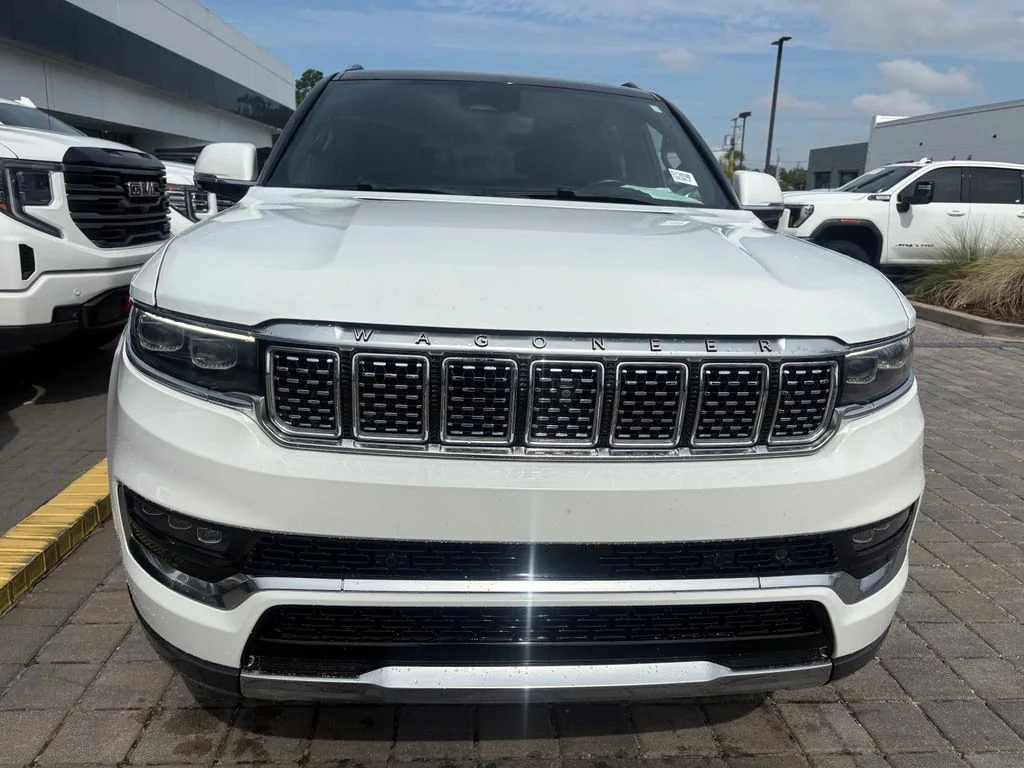 Used 2022 White Jeep Series III image 3