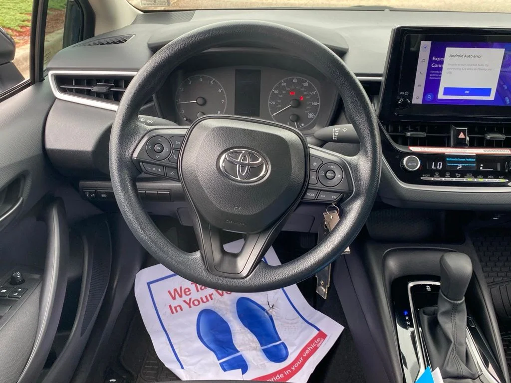 Used 2025  Toyota LE image 10