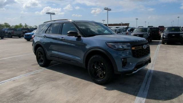 New 2026 Vapor Blue Metallic Ford Tremor® image 104