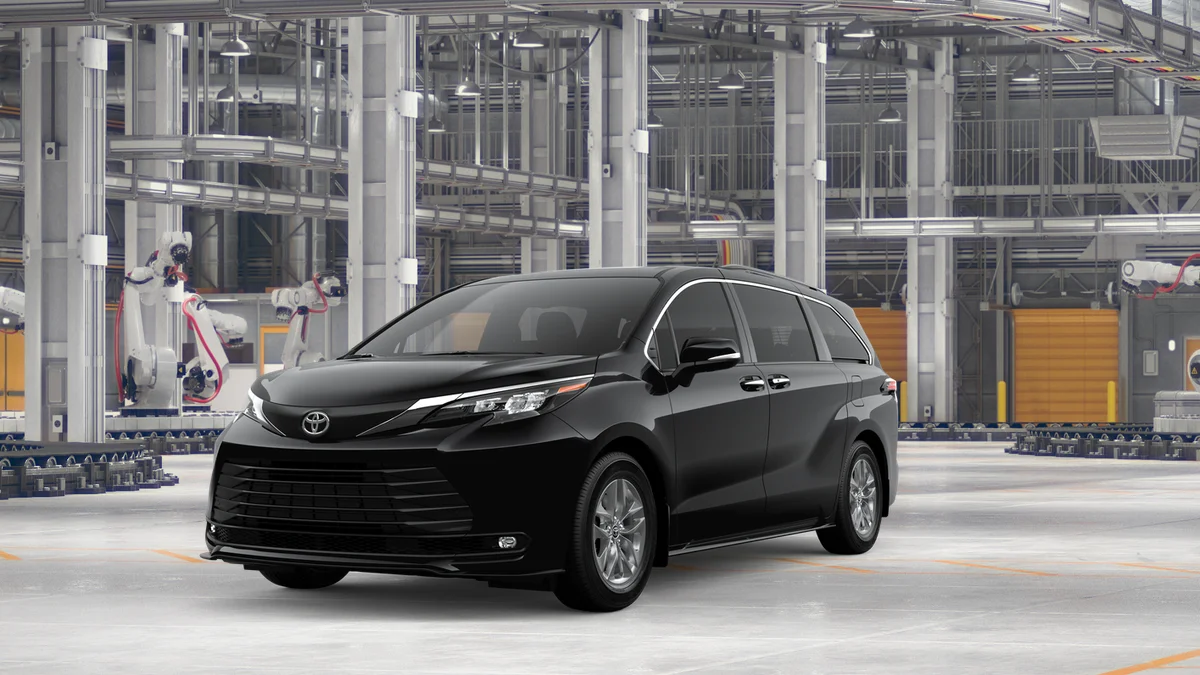 2026 Toyota Sienna XLE 7-Passenger Hybrid AWD's photo