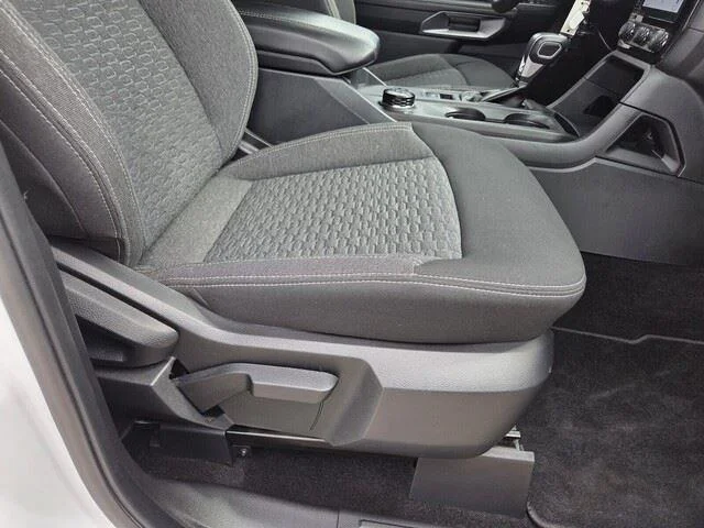 Used 2024 Oxford White Ford XLT image 32